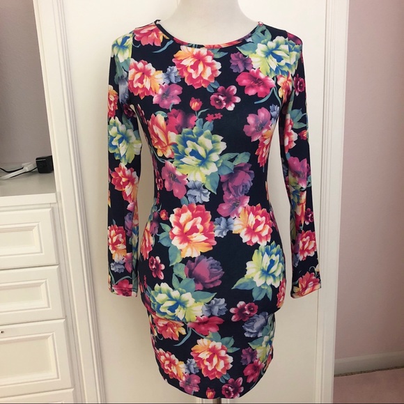 Glamorous Dresses & Skirts - NWOT Navy Floral Back Zip Up Dress